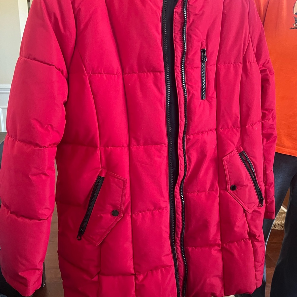Red Coat - Picture 4 of 4
